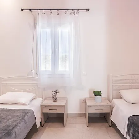 Spilia Mykonos 4*