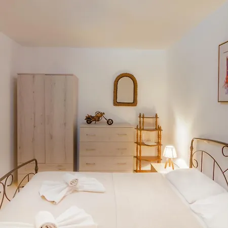 アパートホテル Spilia Mykonos - Free Car Included - Tour And Wine Tasting In Mykonian Estate 4*