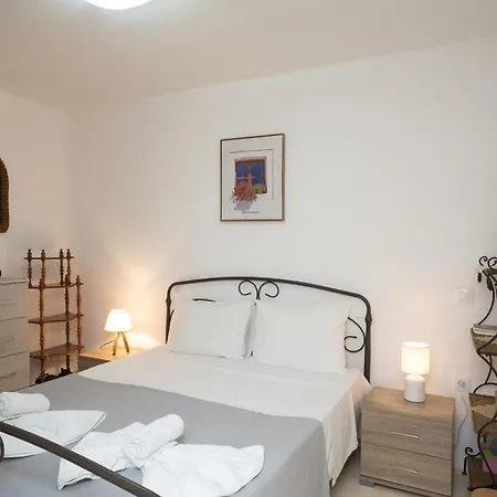 Spilia Mykonos *