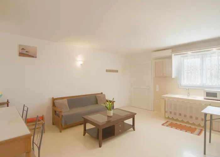 Spilia Mykonos Agrari (Mykonos)